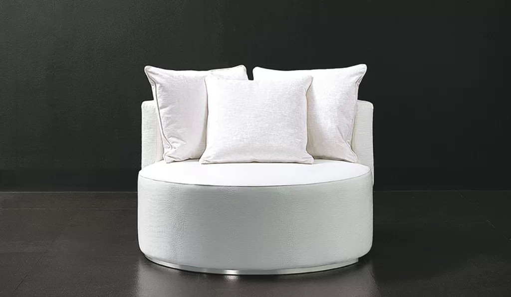 Rugiano Love Seat